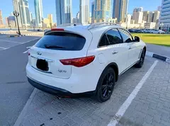 Infiniti QX70