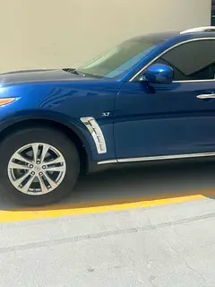 Infiniti QX70