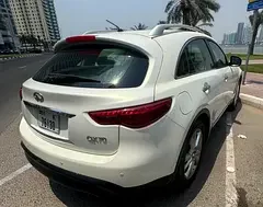 Infiniti QX70
