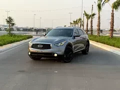 Infiniti QX70