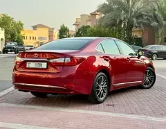 Lexus ES-Series