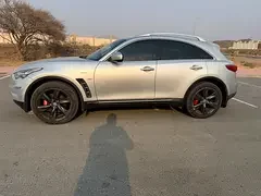 Infiniti QX70
