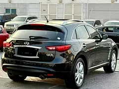 Infiniti QX70