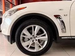 Infiniti QX70
