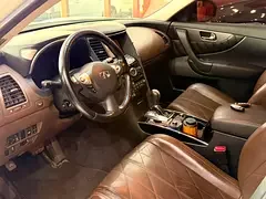 Infiniti QX70