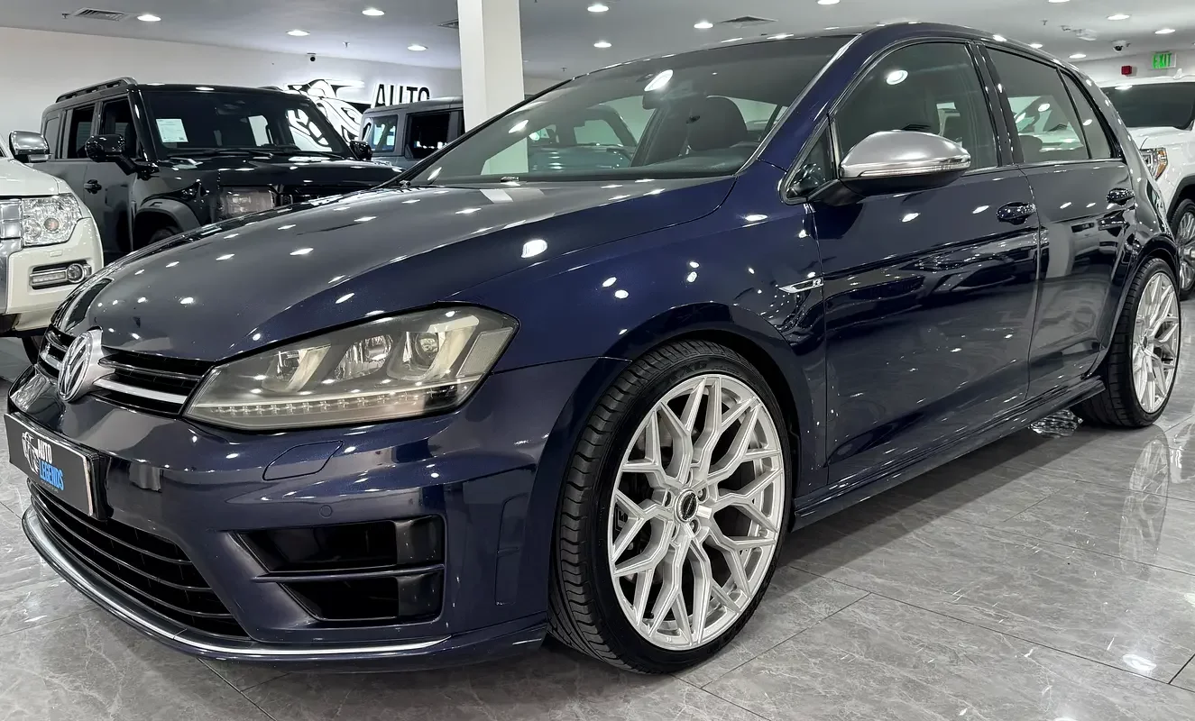Volkswagen Golf R, 2016 — купить с доставкой из ОАЭ