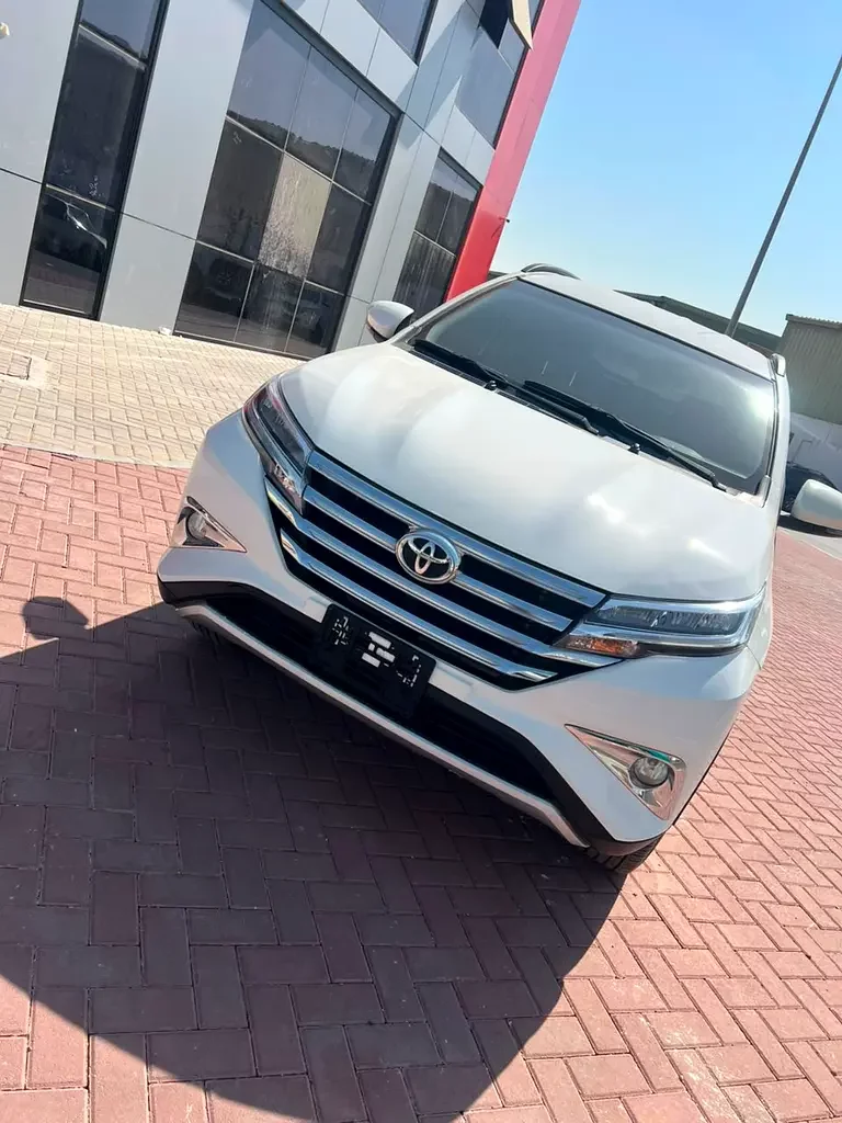 Toyota Rush, 2023 — купить с доставкой из ОАЭ