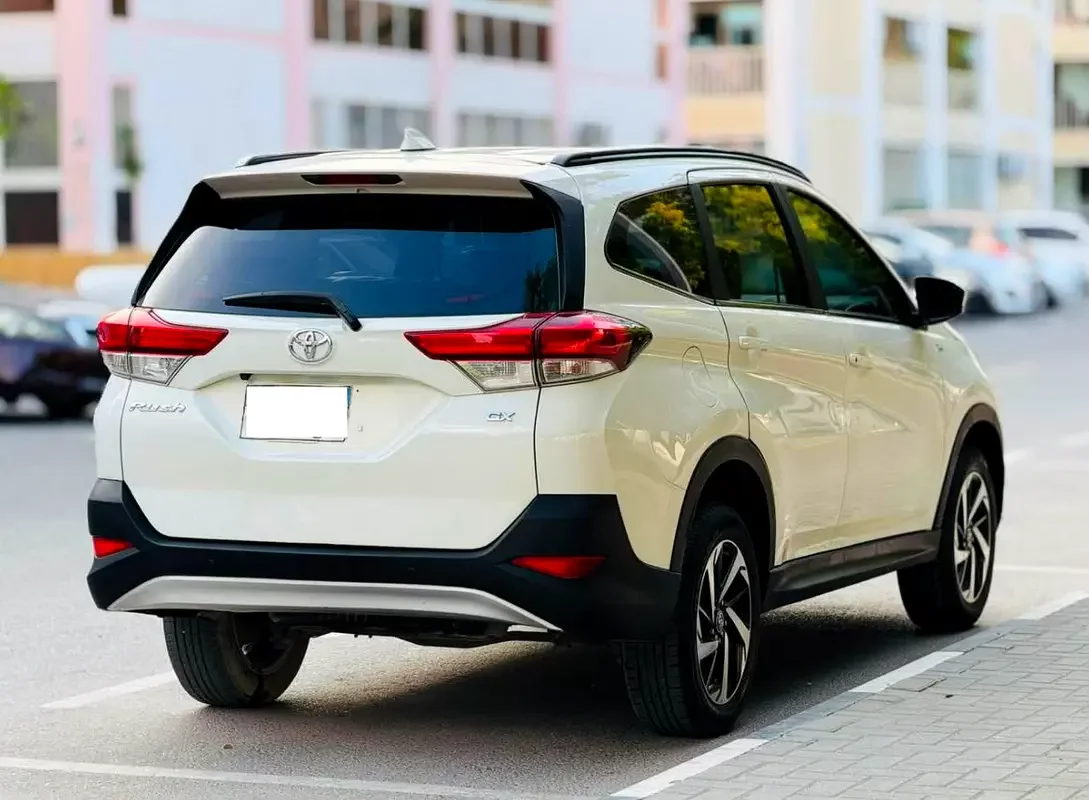 Toyota Rush, 2021 — купить с доставкой из ОАЭ
