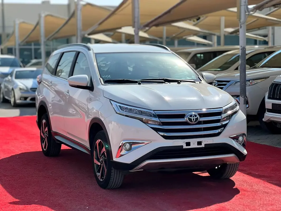 Toyota Rush, 2023 — купить с доставкой из ОАЭ