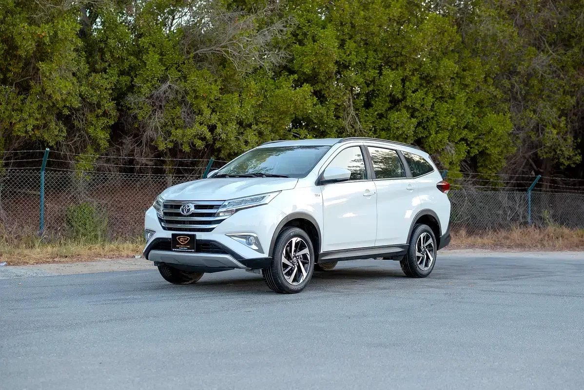 Toyota Rush, 2022 — купить с доставкой из ОАЭ