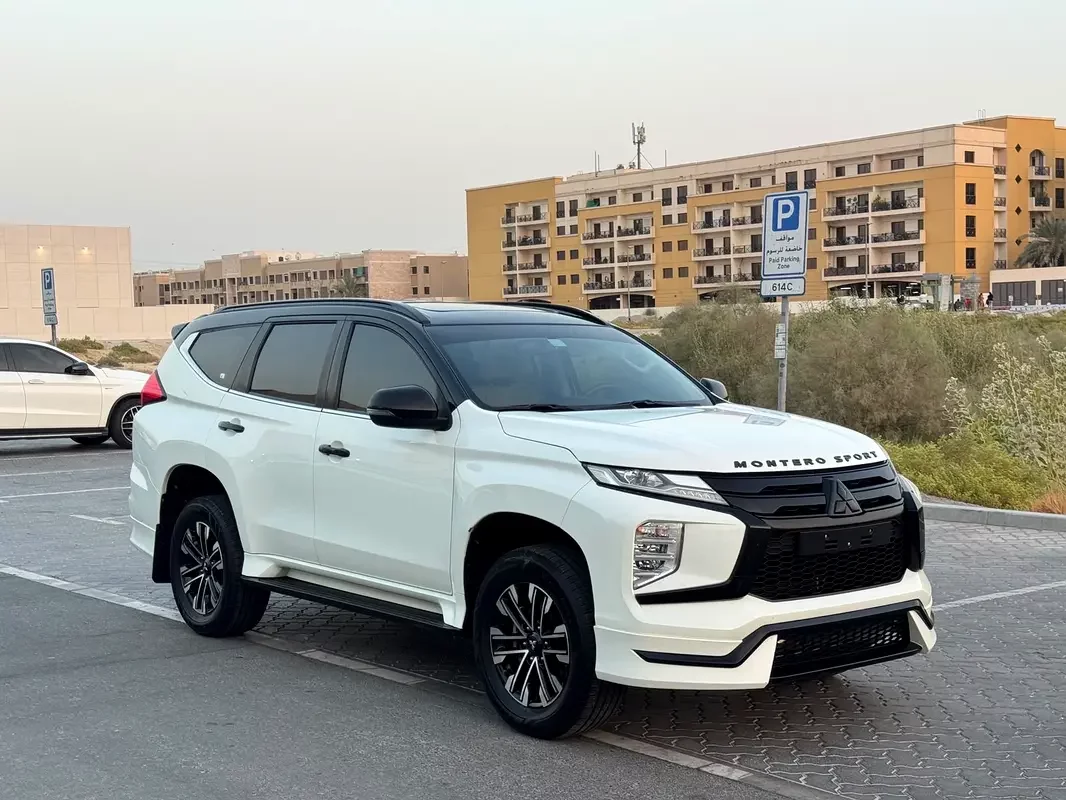 Mitsubishi Montero Sport, 2023 — купить с доставкой из ОАЭ
