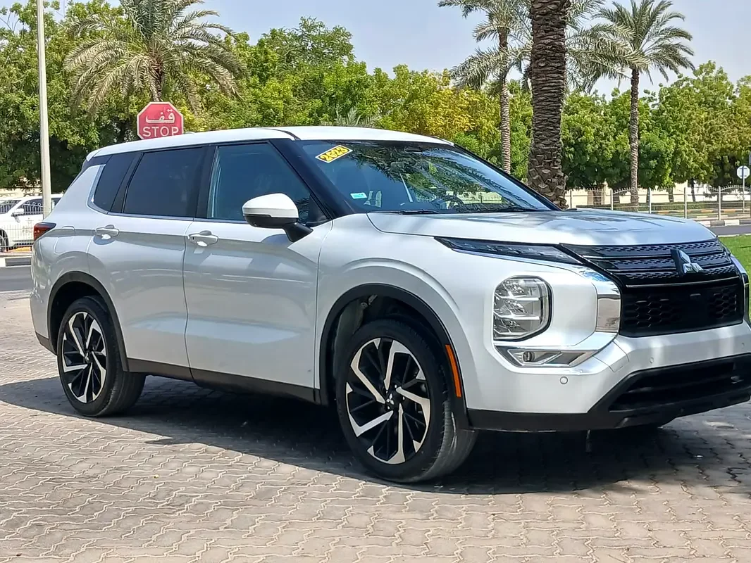 Mitsubishi Outlander, 2023 — купить с доставкой из ОАЭ
