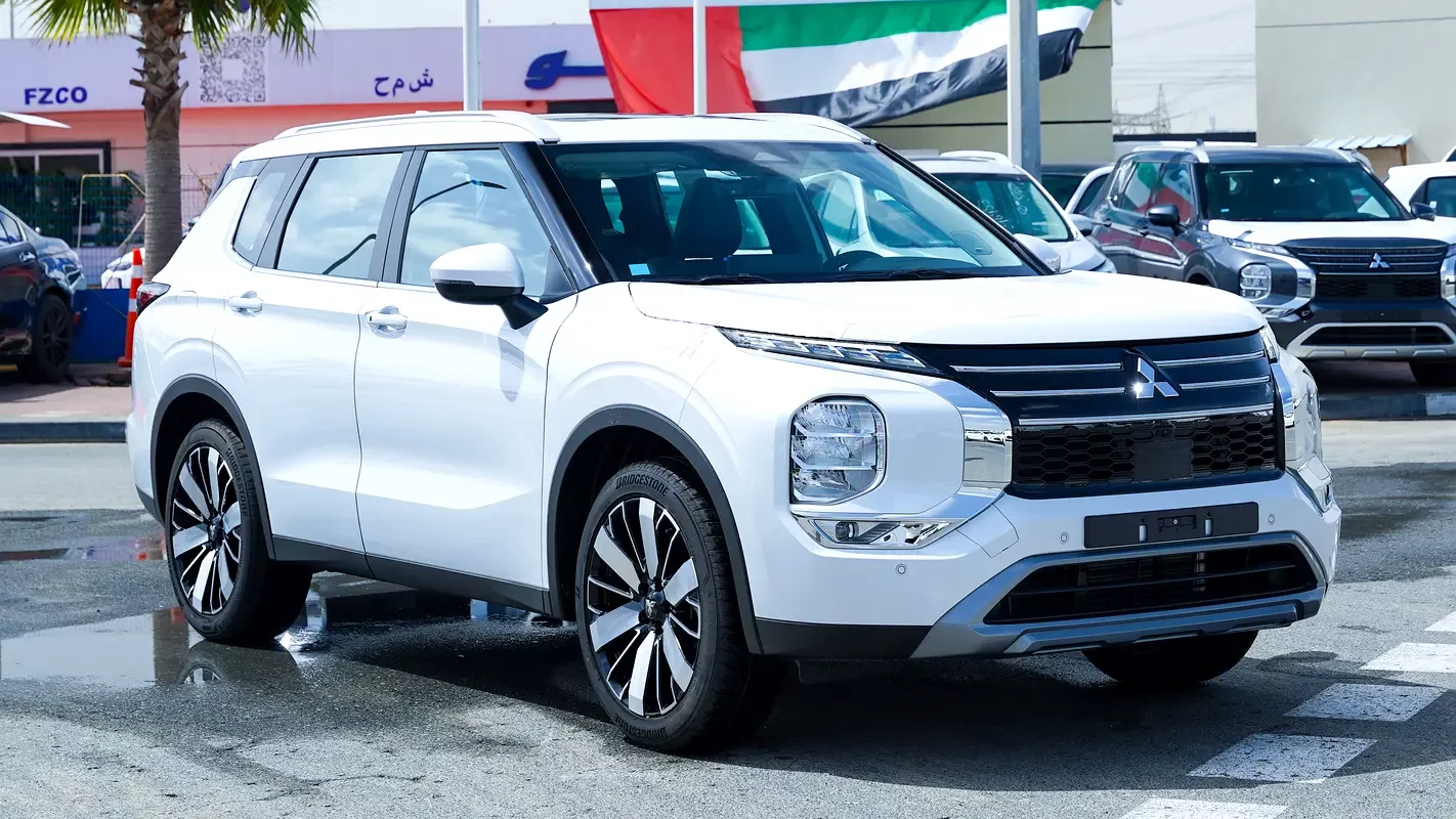 Mitsubishi Outlander, 2026 — купить с доставкой из ОАЭ