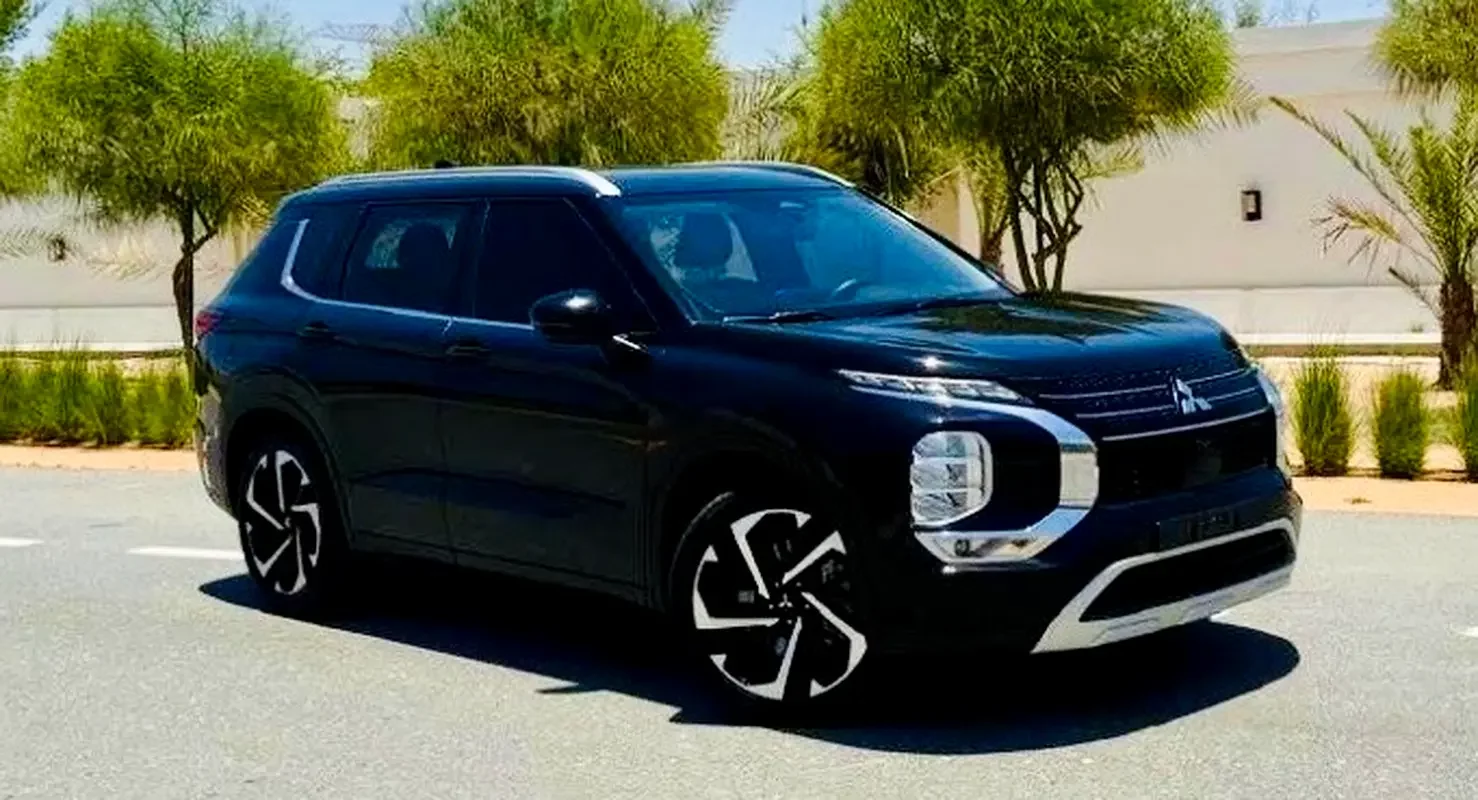 Mitsubishi Outlander, 2024 — купить с доставкой из ОАЭ