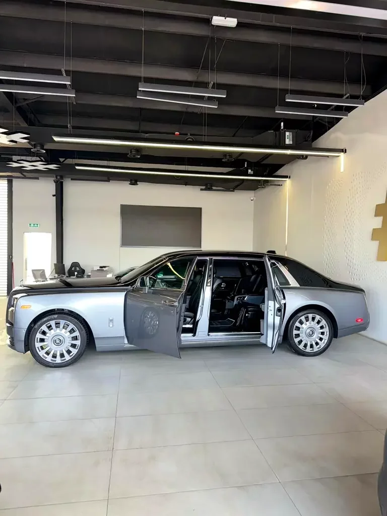 Rolls-Royce Phantom