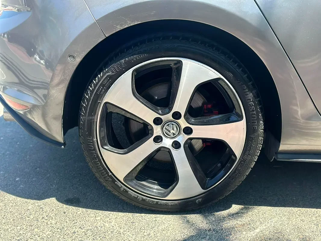 Volkswagen Golf GTI