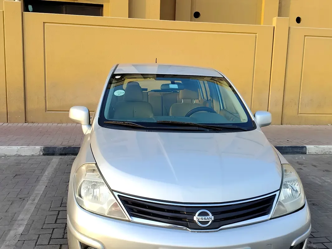 Nissan Tiida, 2012 — купить с доставкой из ОАЭ