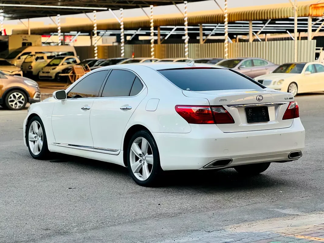 Lexus LS-Series