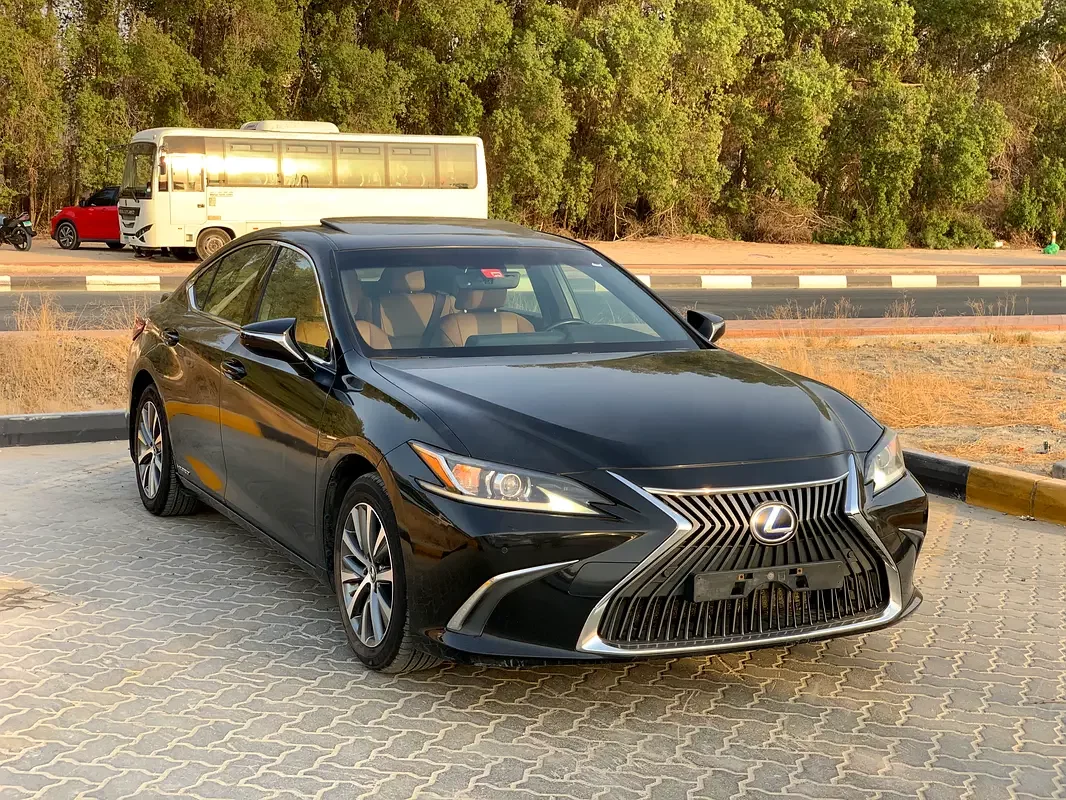 Lexus ES-Series, 2023 — купить с доставкой из ОАЭ