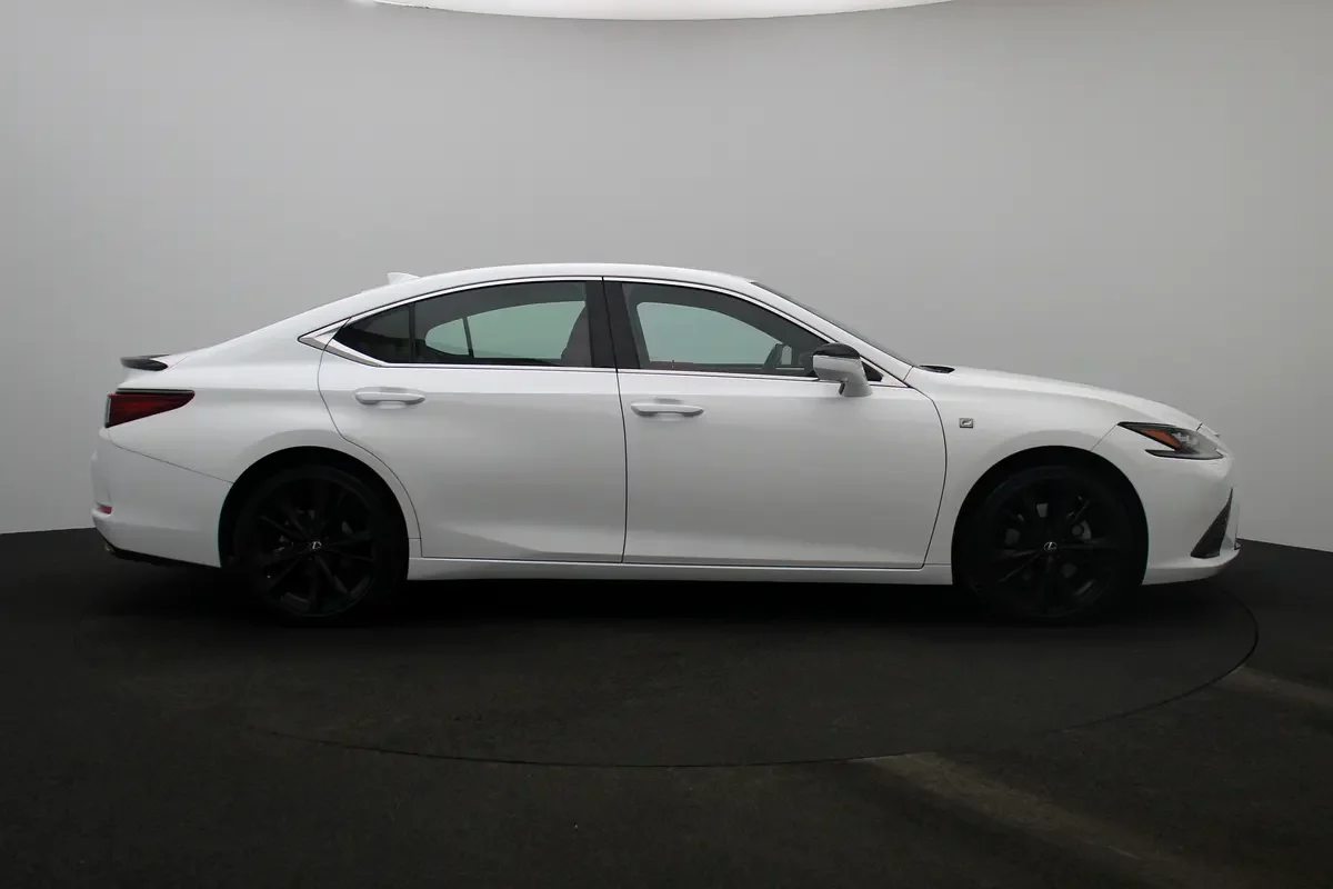 Lexus ES-Series