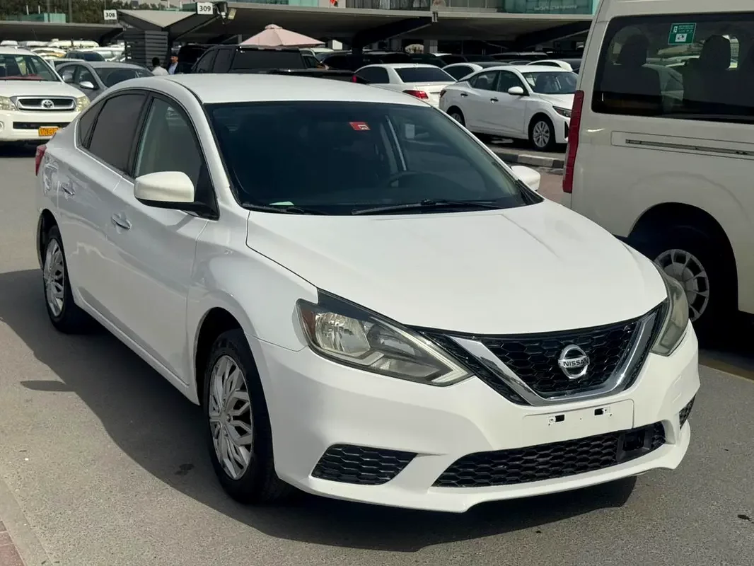Nissan Sentra, 2018 — купить с доставкой из ОАЭ