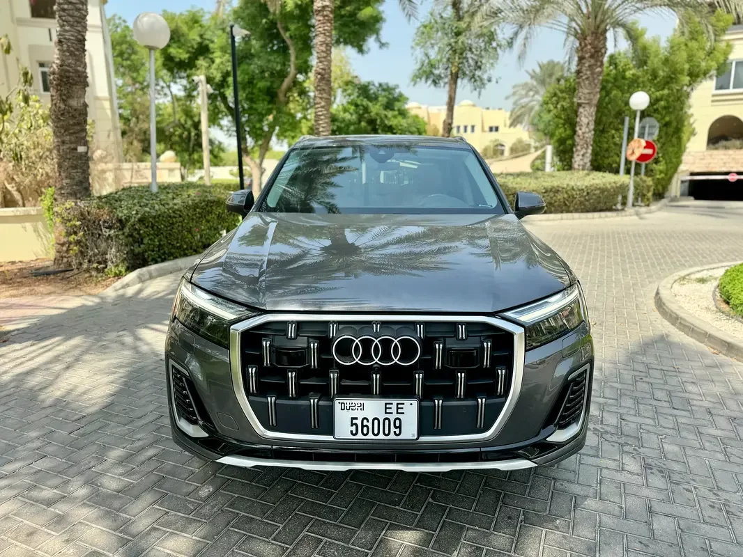 Audi Q7, 2025 — купить с доставкой из ОАЭ