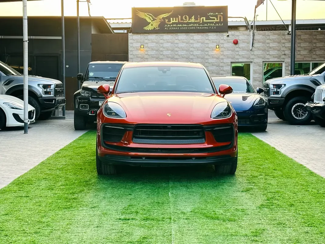 Porsche Macan, 2022 — купить с доставкой из ОАЭ