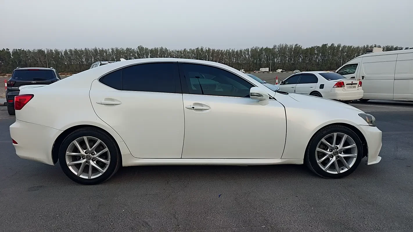 Lexus IS-Series, 2013 — купить с доставкой из ОАЭ