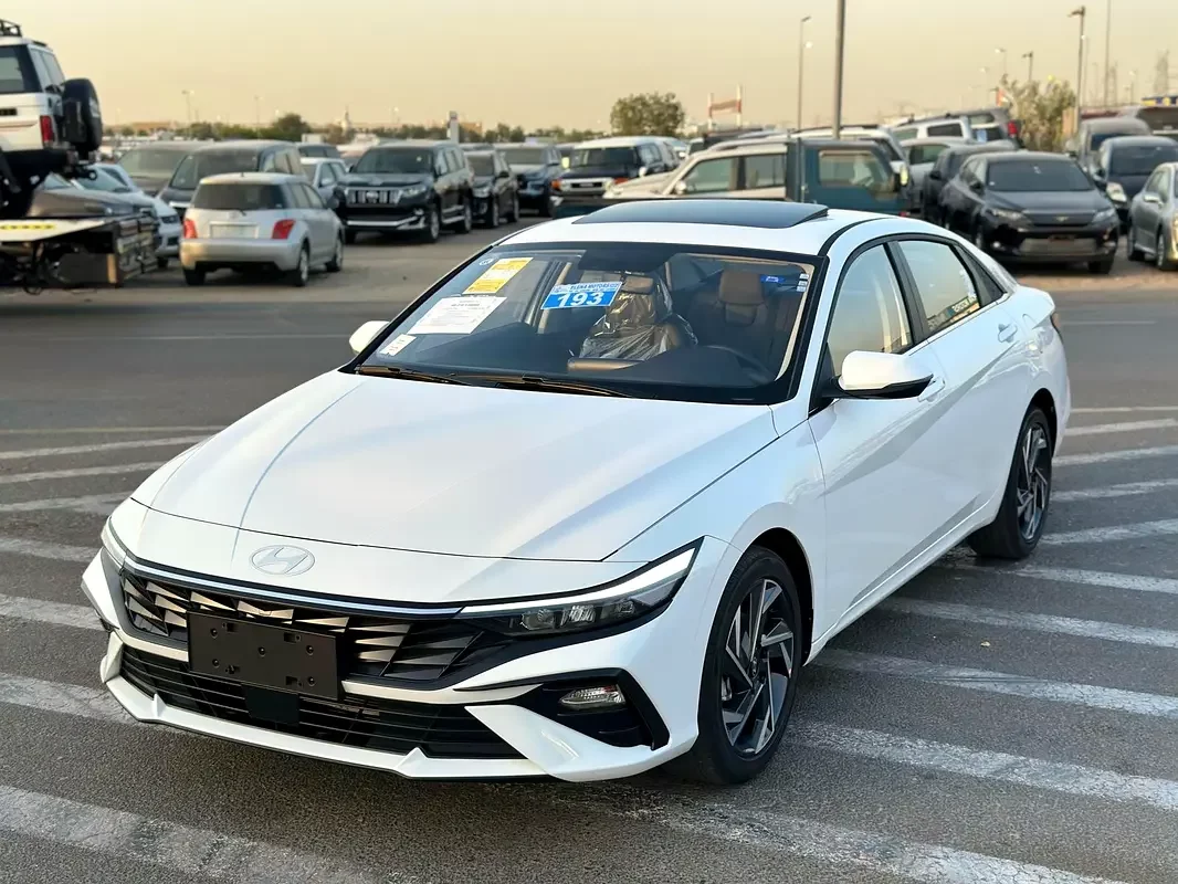 Hyundai Elantra, 2025 — купить с доставкой из ОАЭ