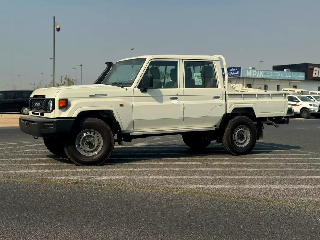 Toyota Land Cruiser 70 Series, 2026 — купить с доставкой из ОАЭ