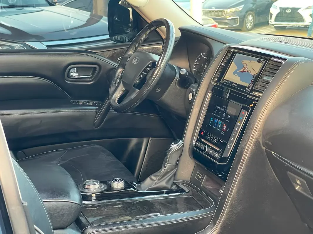 Infiniti QX80