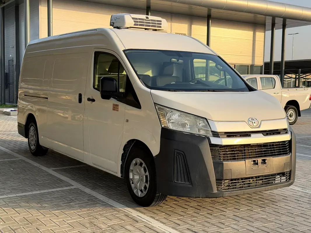 Toyota Hiace, 2019 — купить с доставкой из ОАЭ