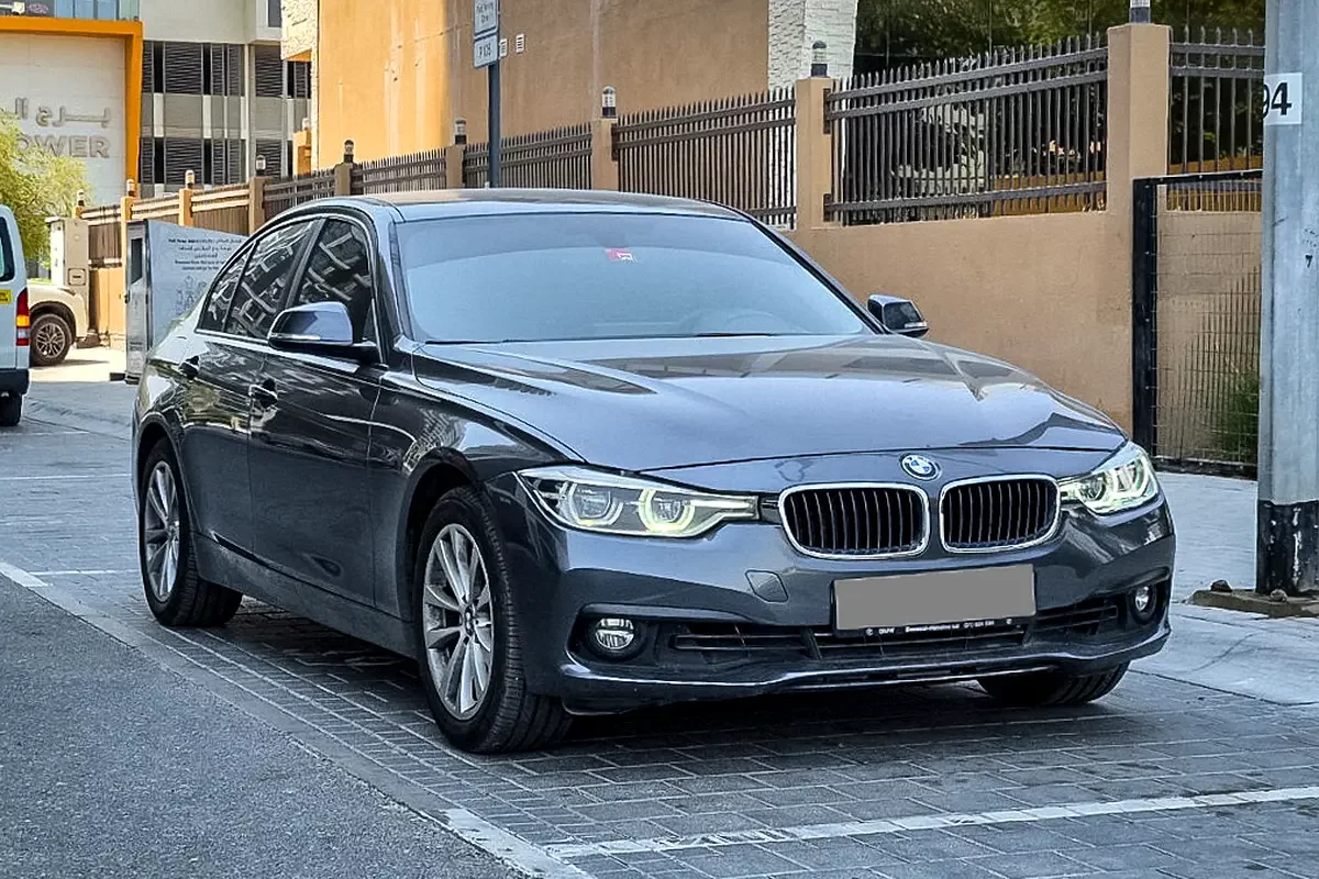 BMW 3-Series, 2018 — купить с доставкой из ОАЭ