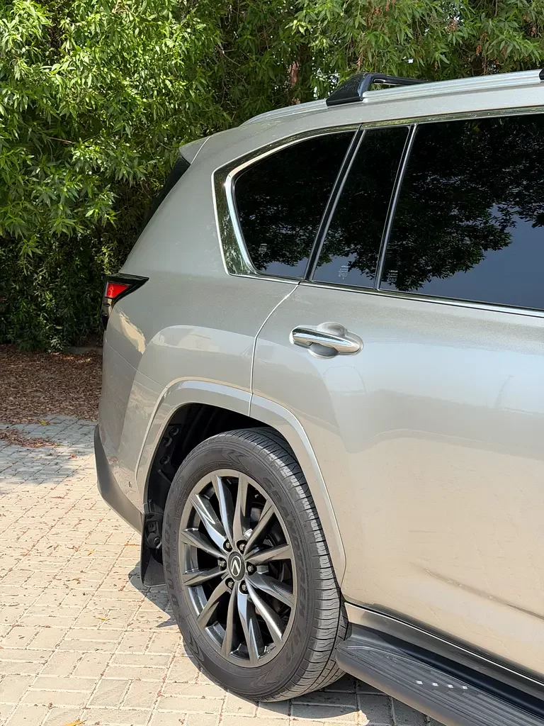 Lexus LX-Series