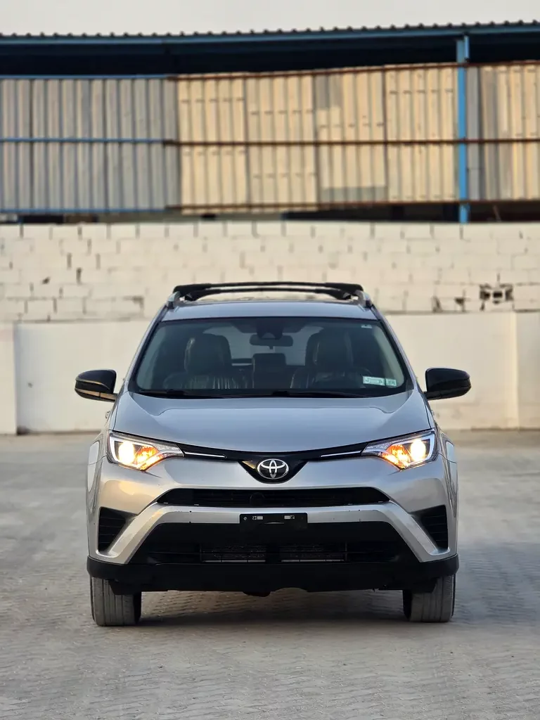 Toyota Rav 4, 2018 — купить с доставкой из ОАЭ