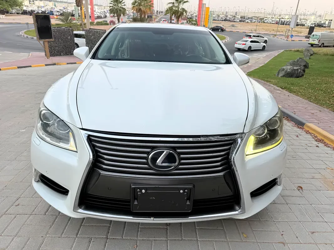 Lexus LS-Series, 2013 — купить с доставкой из ОАЭ
