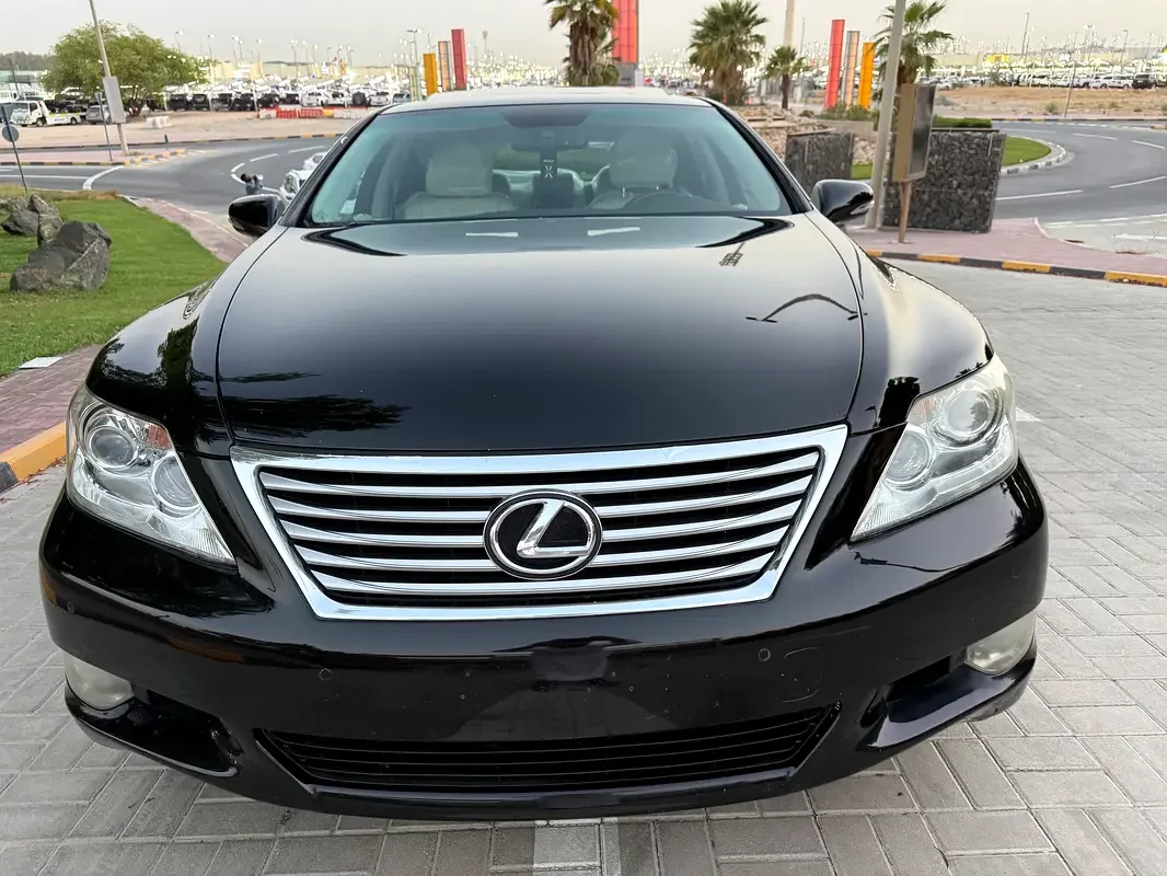 Lexus LS-Series, 2010 — купить с доставкой из ОАЭ