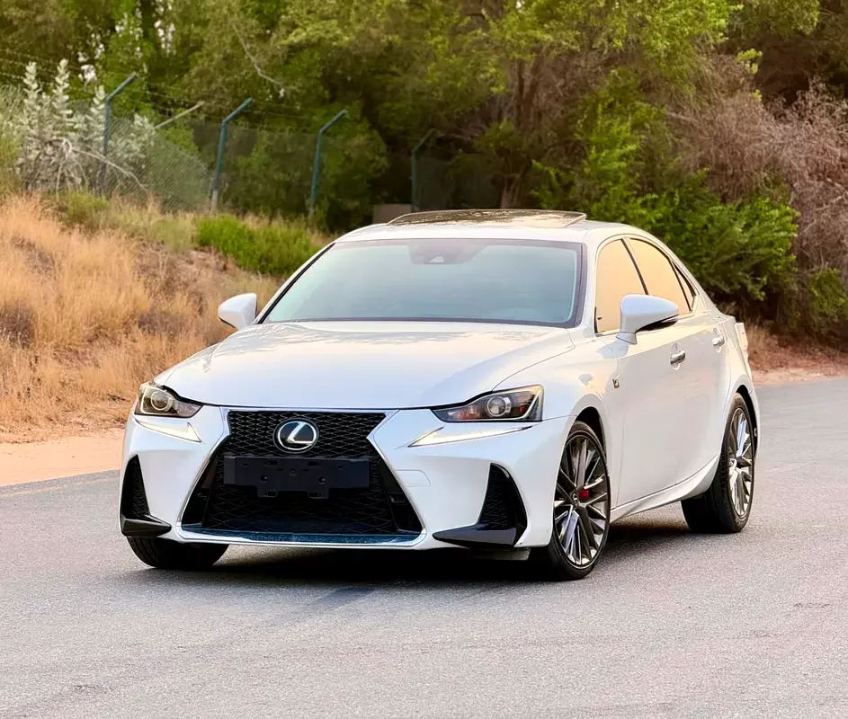 Lexus IS-Series, 2017 — купить с доставкой из ОАЭ