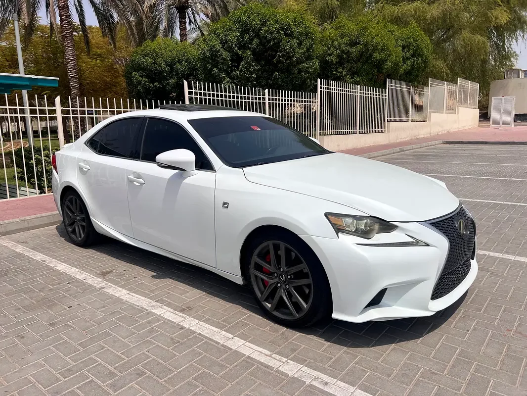 Lexus IS-Series, 2016 — купить с доставкой из ОАЭ