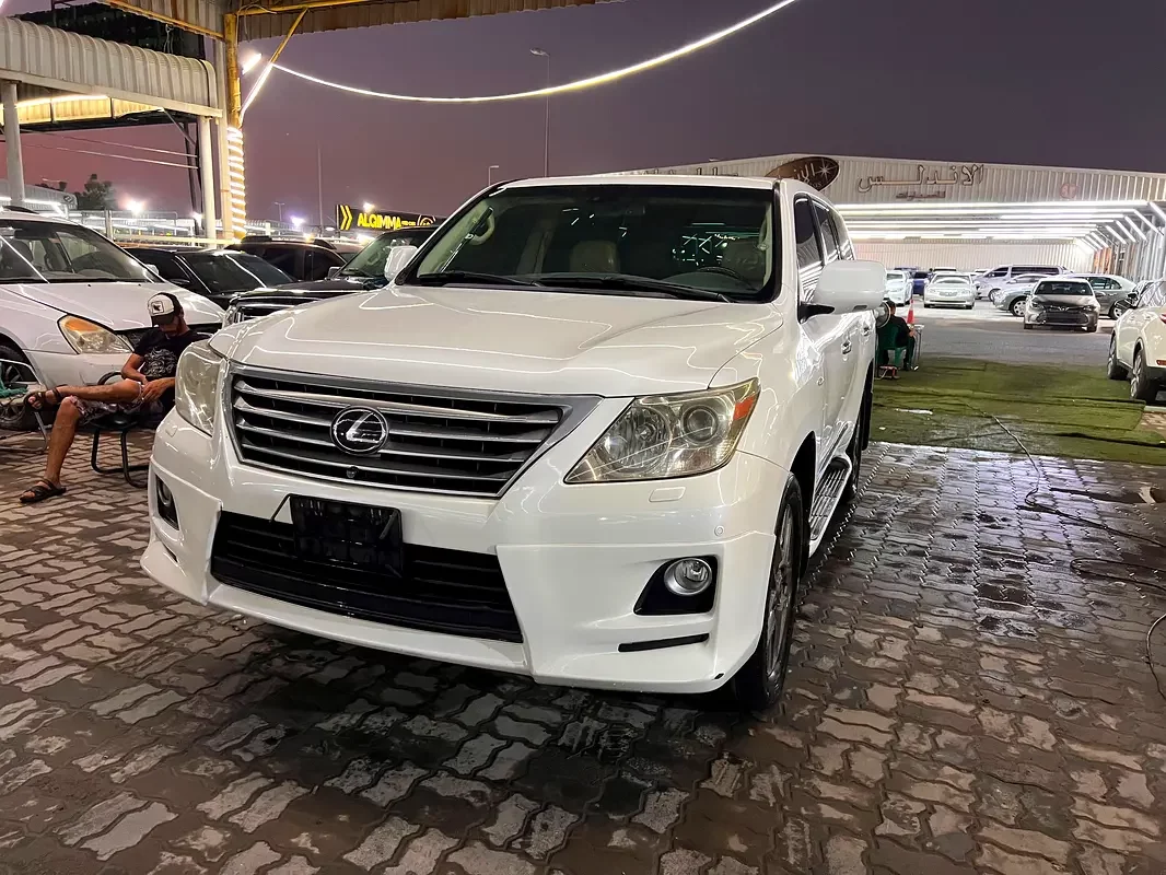 Lexus LX-Series, 2010 — купить с доставкой из ОАЭ