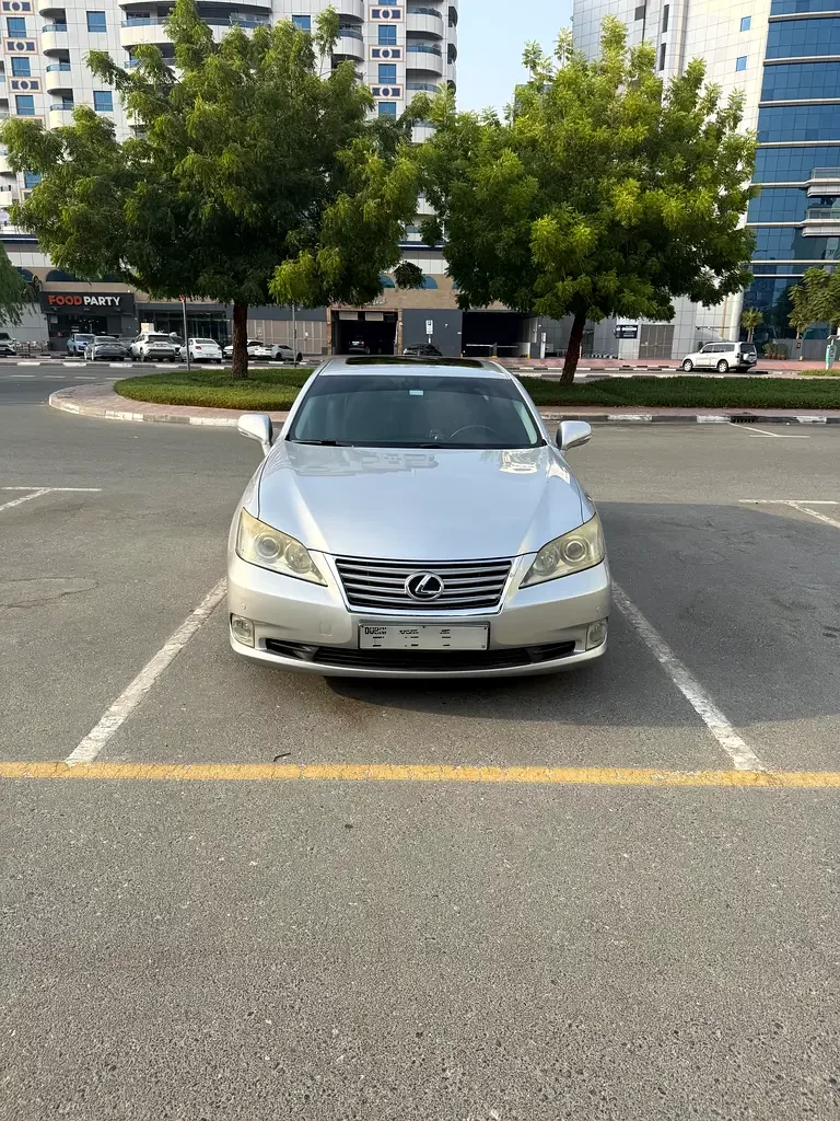 Lexus ES-Series, 2010 — купить с доставкой из ОАЭ