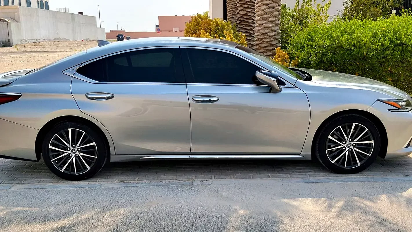 Lexus ES-Series, 2023 — купить с доставкой из ОАЭ