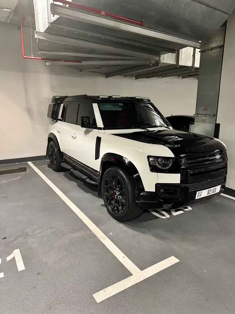 Land Rover Defender