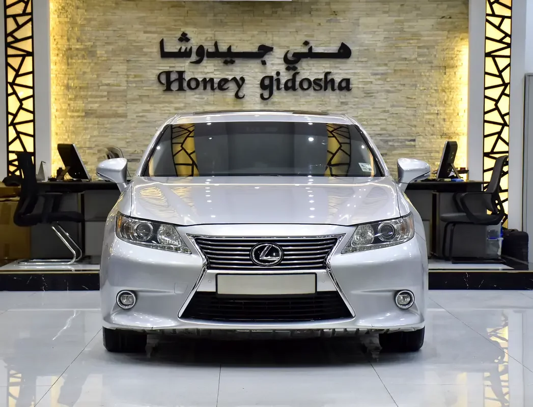 Lexus ES-Series, 2015 — купить с доставкой из ОАЭ