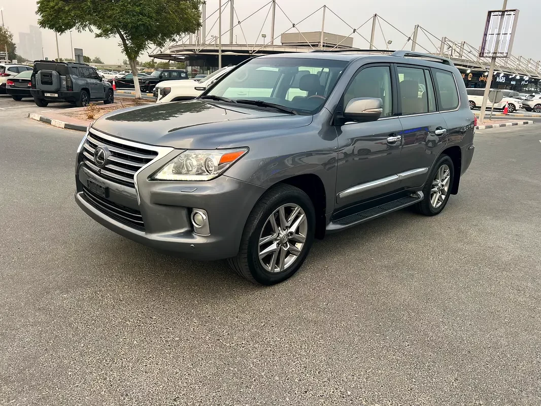 Lexus LX-Series, 2013 — купить с доставкой из ОАЭ