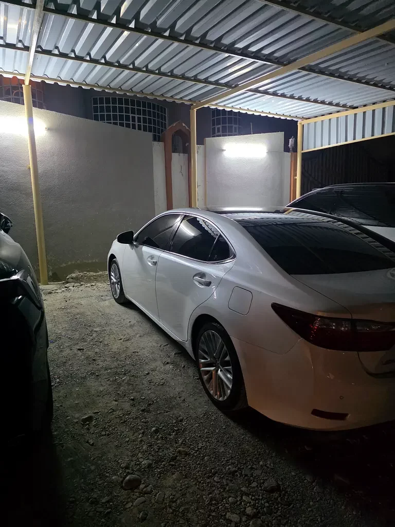 Lexus IS-Series, 2014 — купить с доставкой из ОАЭ