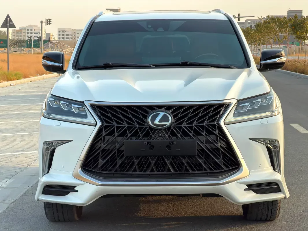 Lexus LX-Series, 2017 — купить с доставкой из ОАЭ
