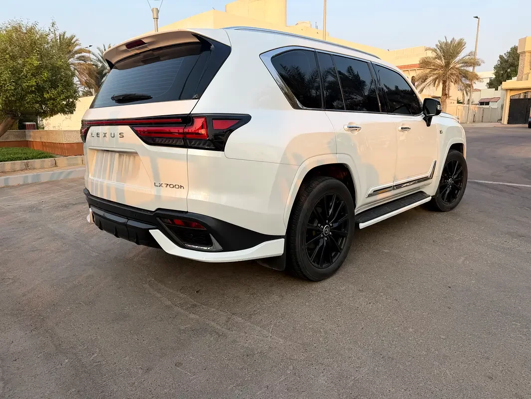 Lexus LX-Series, 2025 — купить с доставкой из ОАЭ