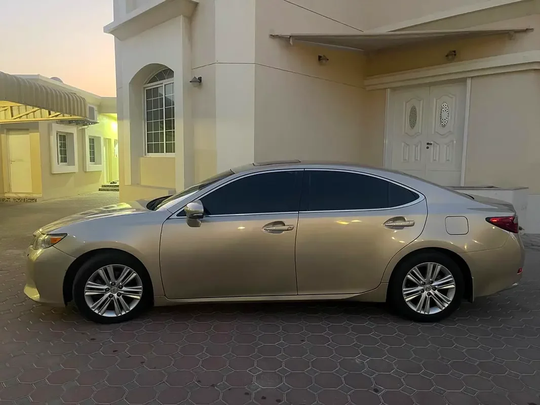 Lexus ES-Series, 2014 — купить с доставкой из ОАЭ