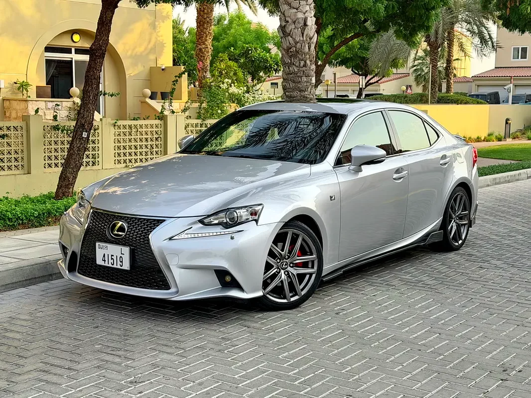 Lexus IS-Series, 2015 — купить с доставкой из ОАЭ